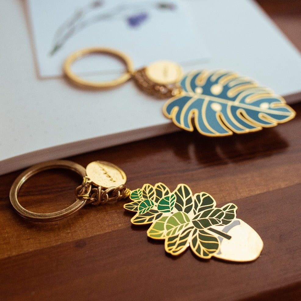 Green Fiddle Leaf Fig Keychain - Nature-Inspired Fashion Detail