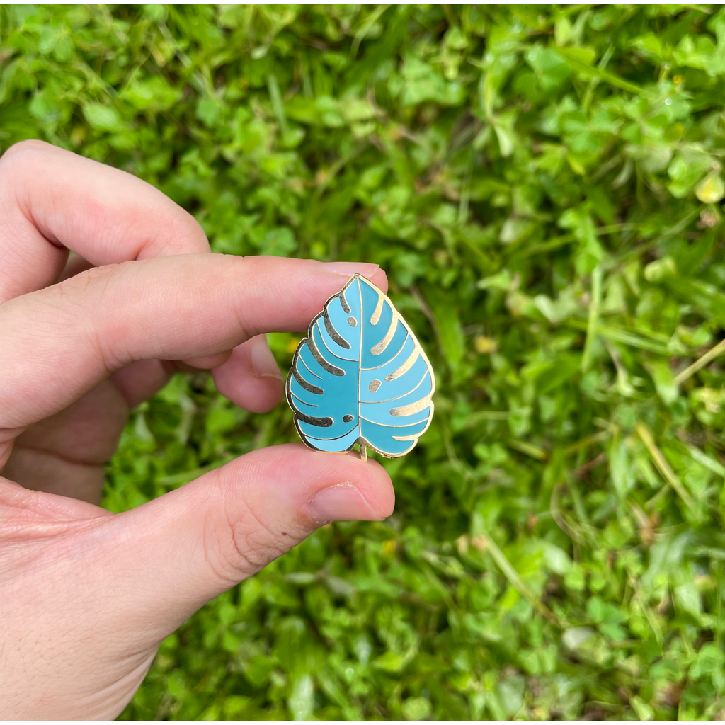 Tropical Monstera Enamel Pin - Nature-Inspired Jewelry